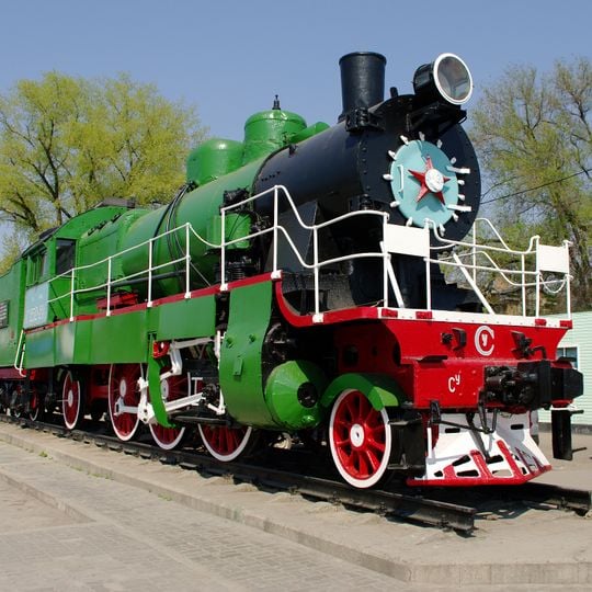 Паровоз-һәйкәл