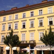 Maison Freiheitsplatz 1