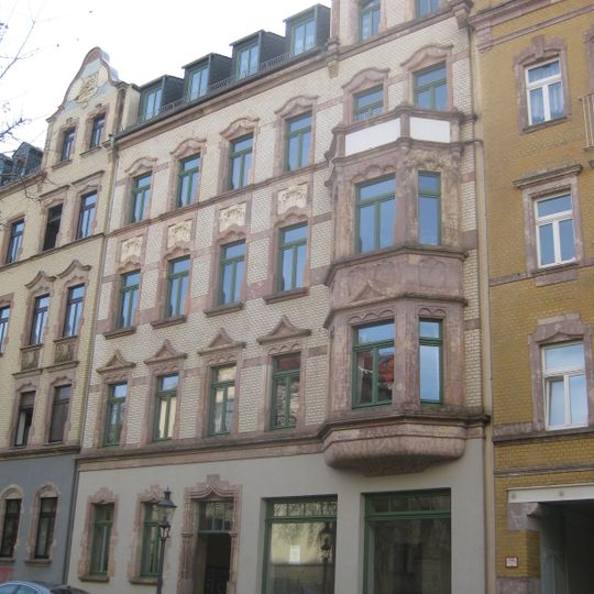 Mietshaus in geschlossener Bebauung Ludwig-Kirsch-Straße 22