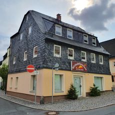 Wohnhaus in halboffener Bebauung Obere Mühlenstraße 2