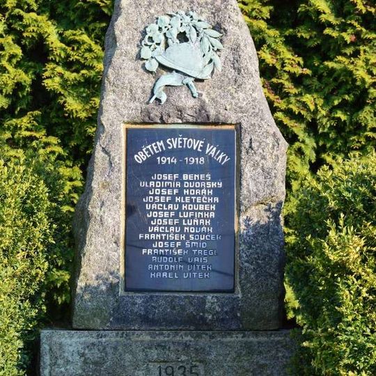 Pomník padlým v Lobči