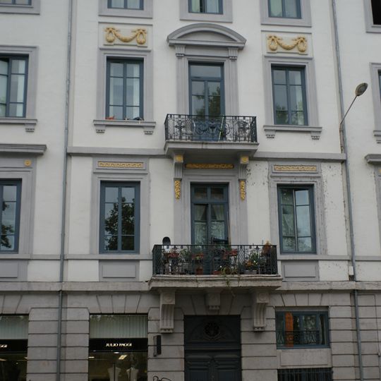 Immeuble, 13 quai André-Lassagne, 25, 27 rue Royale, 1 rue Roger-Violi