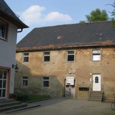 Wohnhaus und Nebengebäude eines Gehöfts Am Volkspark 6