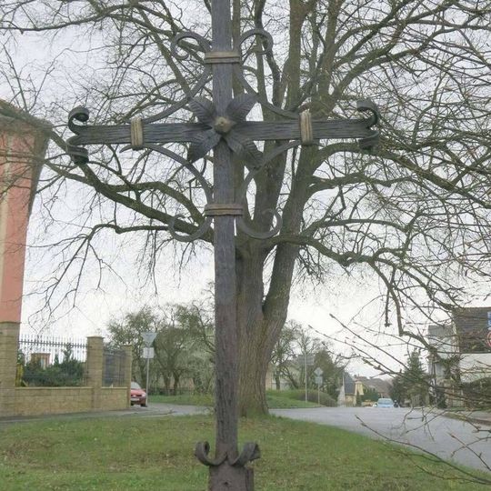 Kříž ve Skoroticích v ulici Osvoboditelů