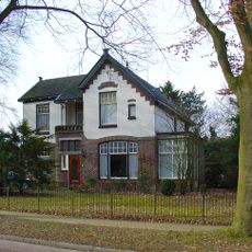 Dokterswoning met Art Nouveau-invloeden