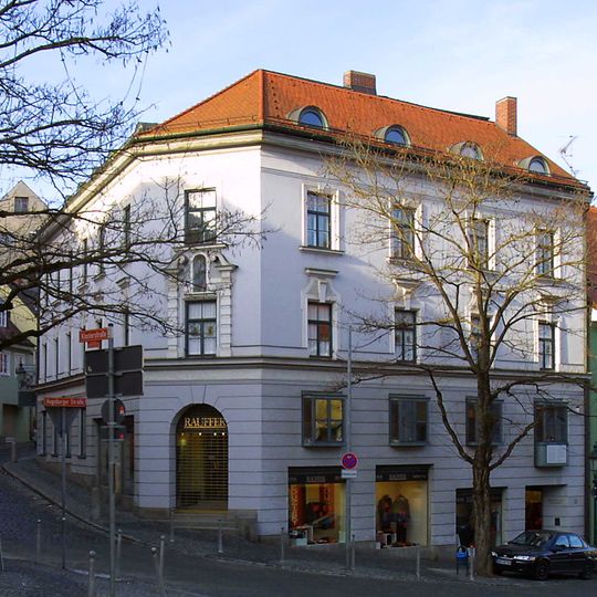 Stattliches Wohn- und Geschäftshaus