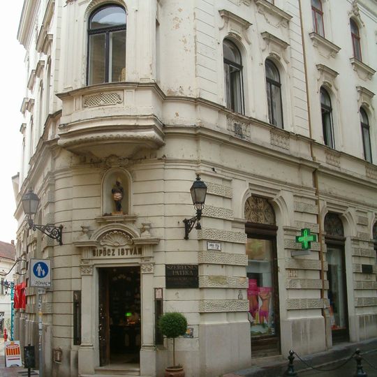 Szerecsen Pharmacy Museum