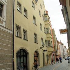 Wohn- und Geschäftshaus