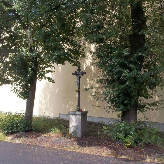 Kříž v Chanovicích u haly