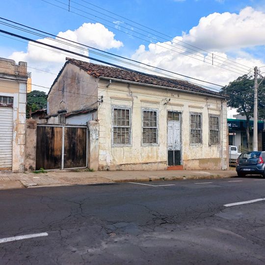 Imóvel à Rua Dona Alexandrina, nº 1296