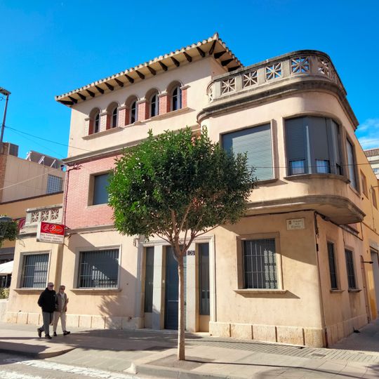 Casa Escrivà de l'avinguda de la Ràpita