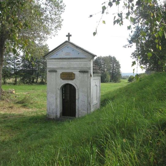 Kaple východně od Dolní Bělé