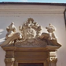 Sochy nad portálem kláštera minoritů v Minoritské ulici v Brně