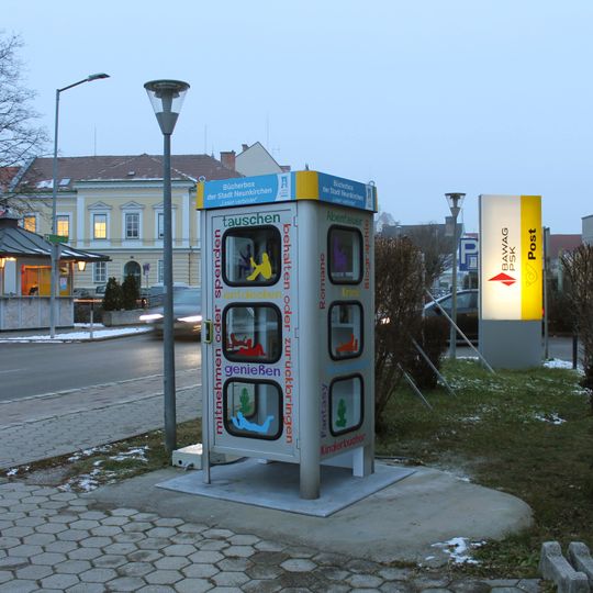 Public bookcase Neunkirchen