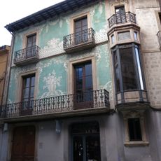Building in plaça del Paradís, 2