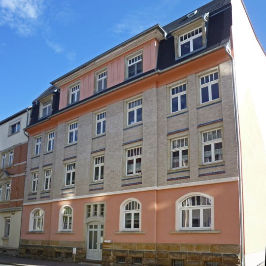 Mietshaus in geschlossener Bebauung Dr.-Wilhelm-Külz-Straße 12