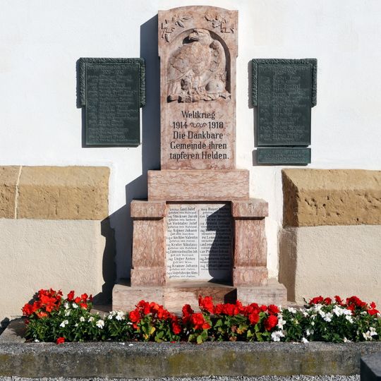 Alter Friedhof und Kriegerdenkmal