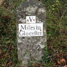 Milestone alongside B4073 at SO8663011731