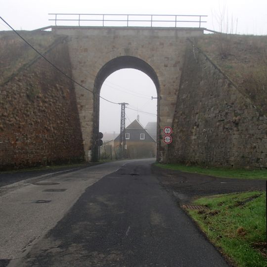 Železniční most přes Varnsdorfskou ulici v Krásné Lípě