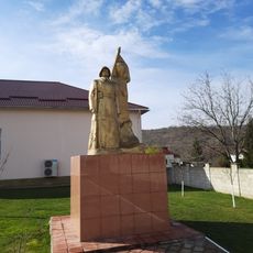 Monument la mormântul comun al ostașilor căzuți (6) în 1944