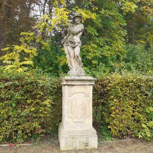 Socha Merkura v zámecké zahradě v Liběchově