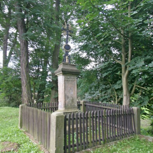 Kříž na jižním okraji Tuhaně