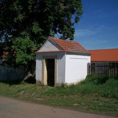Kaple v Ejpovicích u stromu
