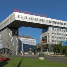 Wolkenspange Westbahnhof, Vienna