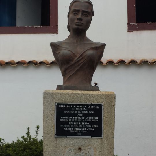 Statue of Bárbara Heliodora
