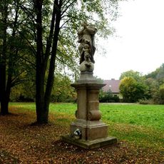 Socha Panny Marie u hřbitova v Dolních Kralovicích