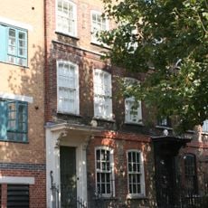 107, Mile End Road E1