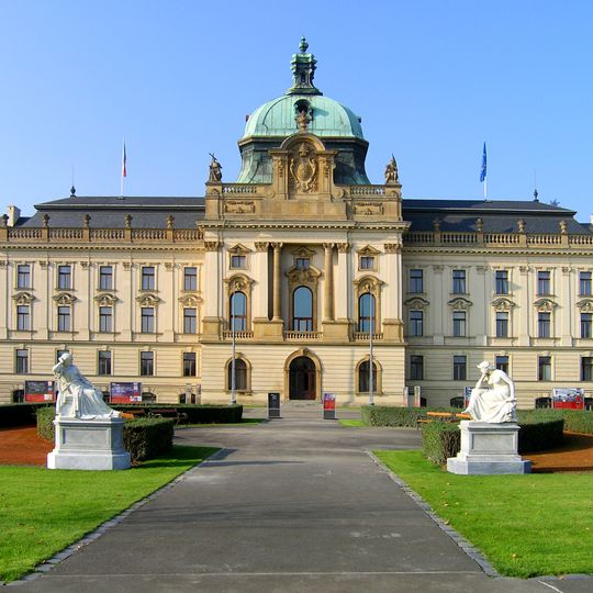 Straka Academy Garden