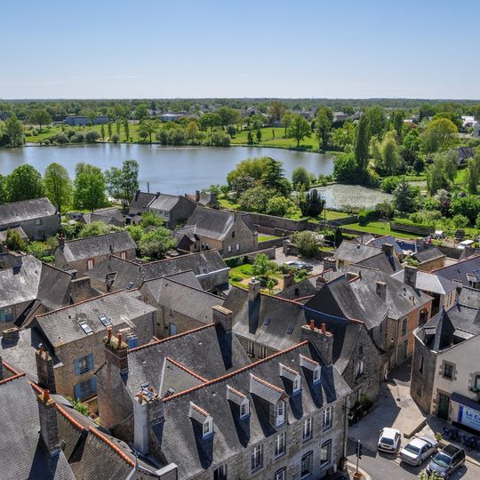 Camping de Saint-Aubin du Cormier