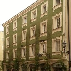 Wohn- und Geschäftshaus