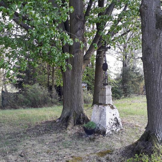 Kříž jižně od Dolních Slověnic