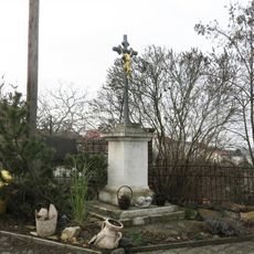 Kříž u domu 34 ve Větrušicích