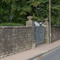 Friedhofsmauer Flugplatzstraße 13 in Giebelstadt