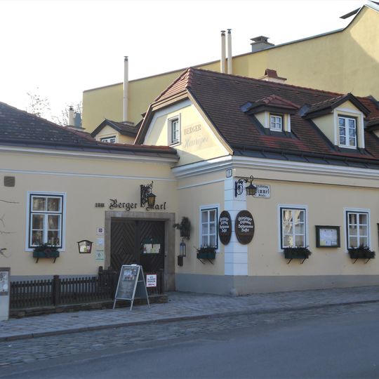 Wohn- und Geschäftshaus Himmelstraße 19