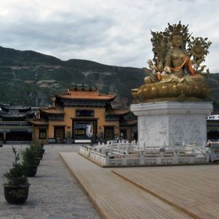 Longwu Temple