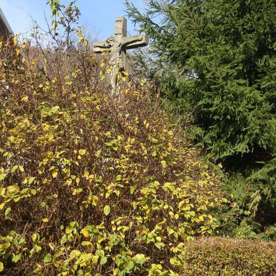 Kříž u domu čp. 1 ve Vápence