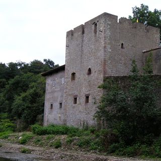 Palace and tower of Bustamante