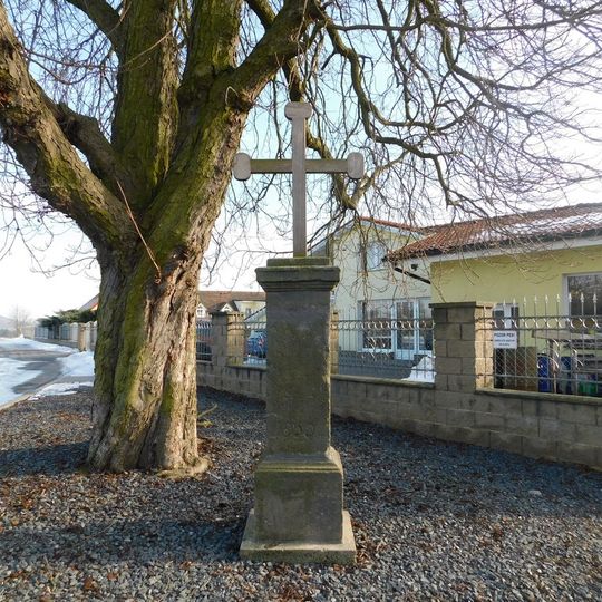 Kříž v ulici U kasáren v Lánech