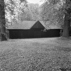 Twickel: eikelschuur