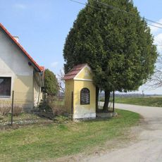 Kaplička ve východní části Třebějic