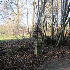 Kříž severozápadně od Mlázov u samoty