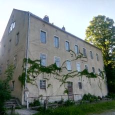 Wohnhaus (heute Pfarrhaus) und Scheune Pfarrgasse 4