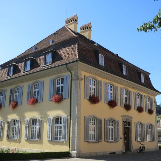 Stadthaus mit Pavillon
