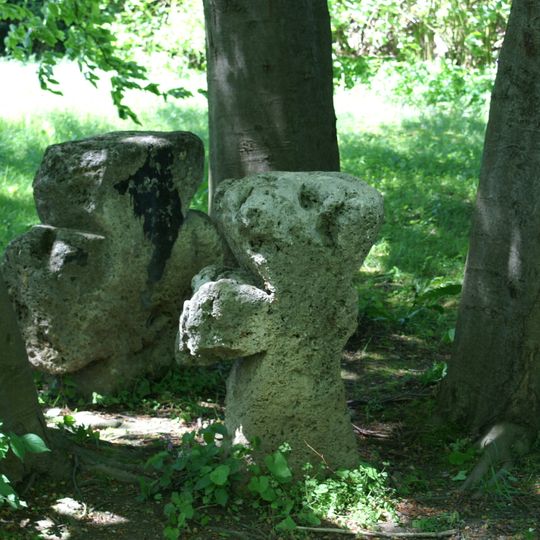 Zwei Steinkreuze