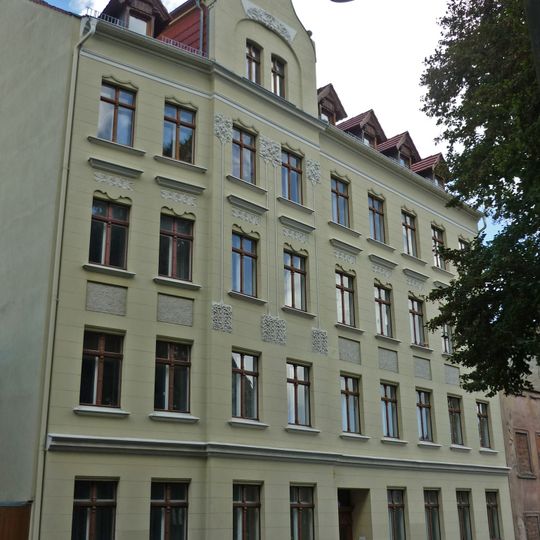 Mietshaus in geschlossener Bebauung Nikolaigraben 16