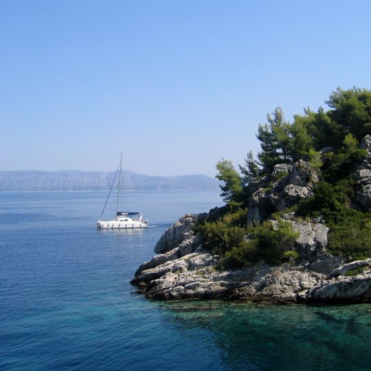 Sjeverna obala od rta Pusta u uvali Sobra do rta Stoba kod uvale Okuklje s otocima i akvatorijem